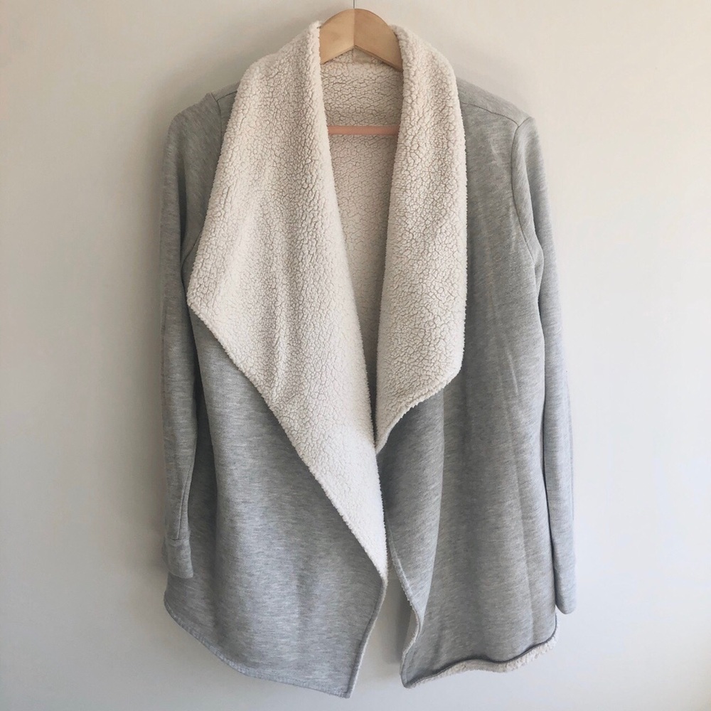 Grey/White Sherpa Wrap